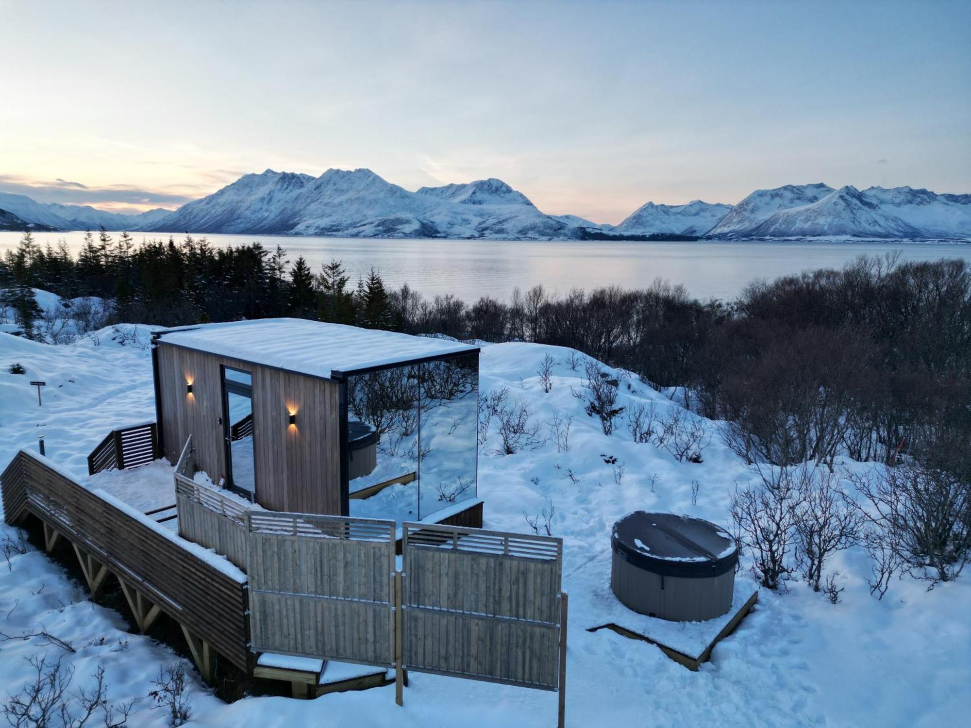 Wonderinn Arctic Utstrand 외부 사진