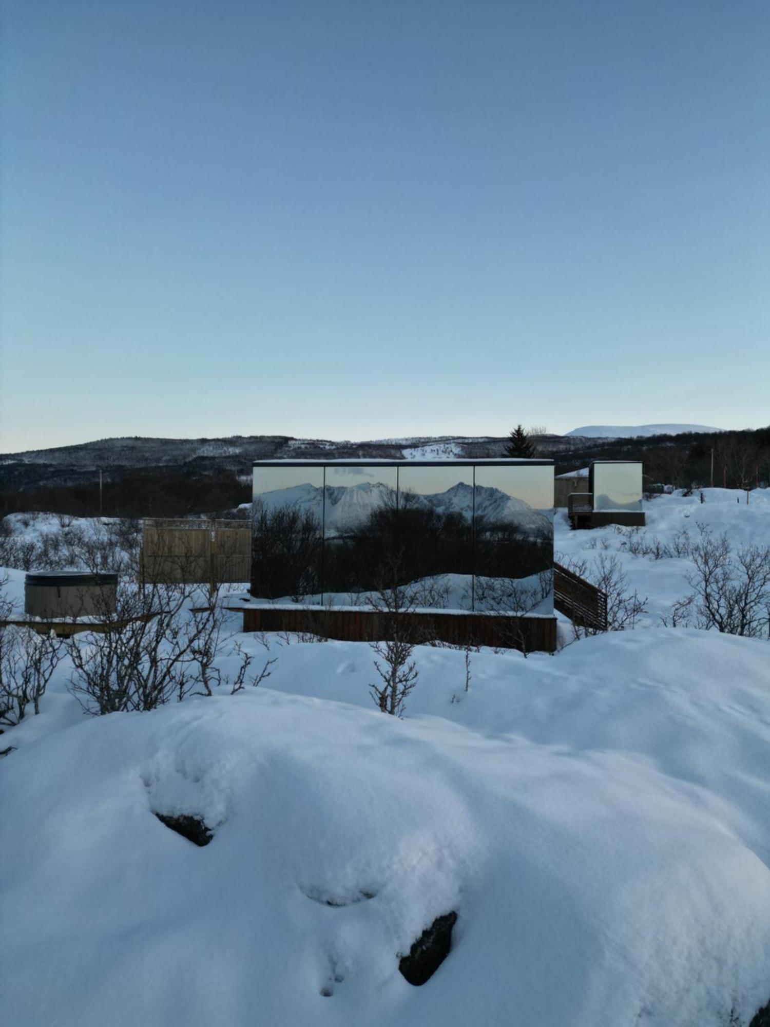 Wonderinn Arctic Utstrand 외부 사진
